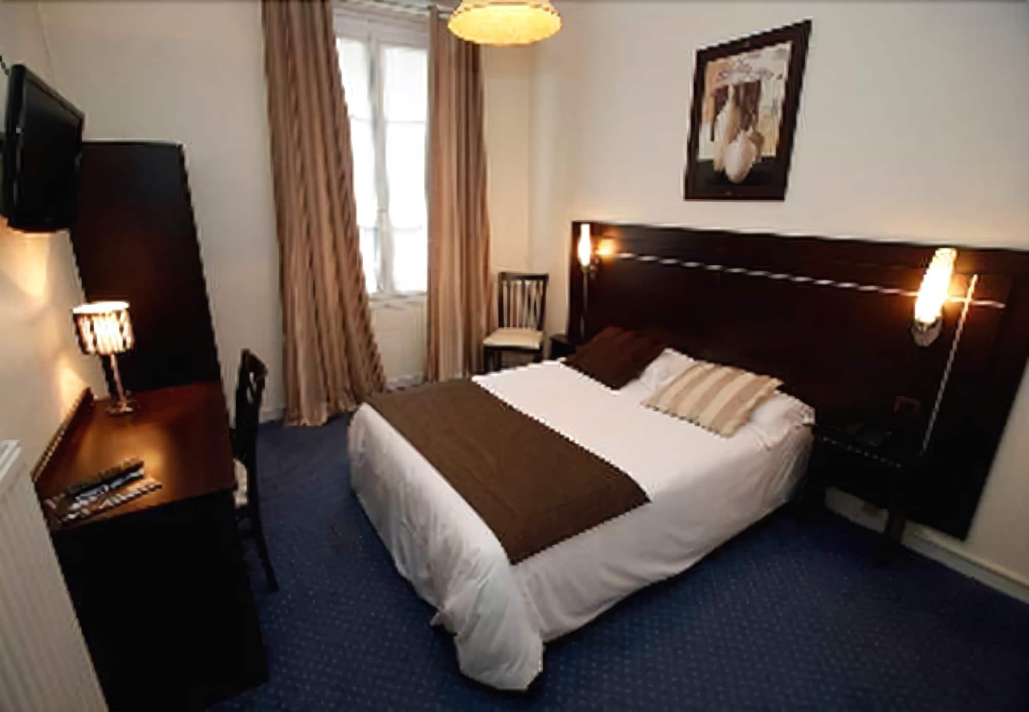 Le Saint Louis Hotel Versailles